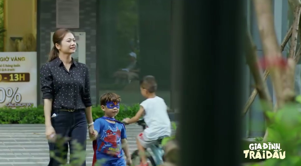 Gia đình trái dấu - Tập 4: Diễn viên múa đi làm giúp việc sau sáp nhập- Ảnh 3.