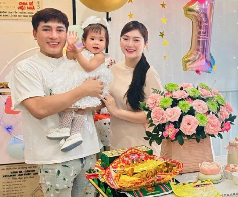 Vợ chồng Thanh Trúc - Châu Khải Phong đón ái nữ vào tháng 7/2024.