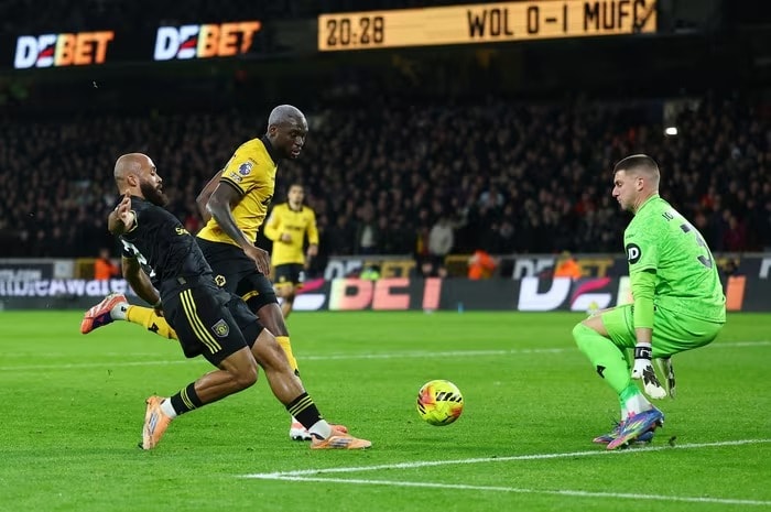MU dễ dàng đè bep Wolves