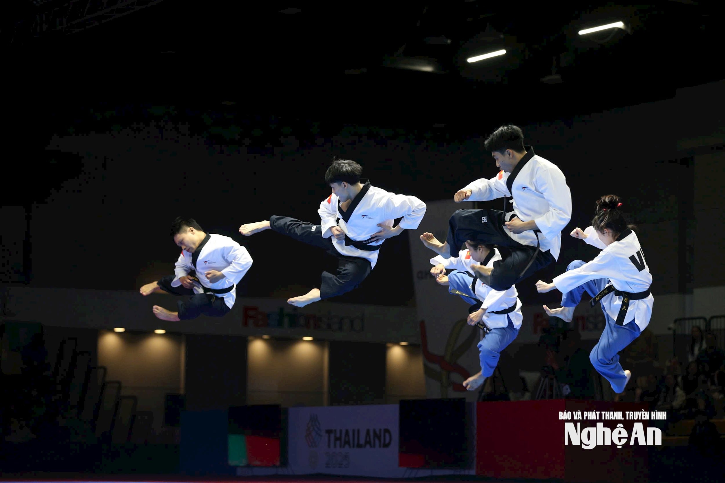 2354869852678000374 (1)