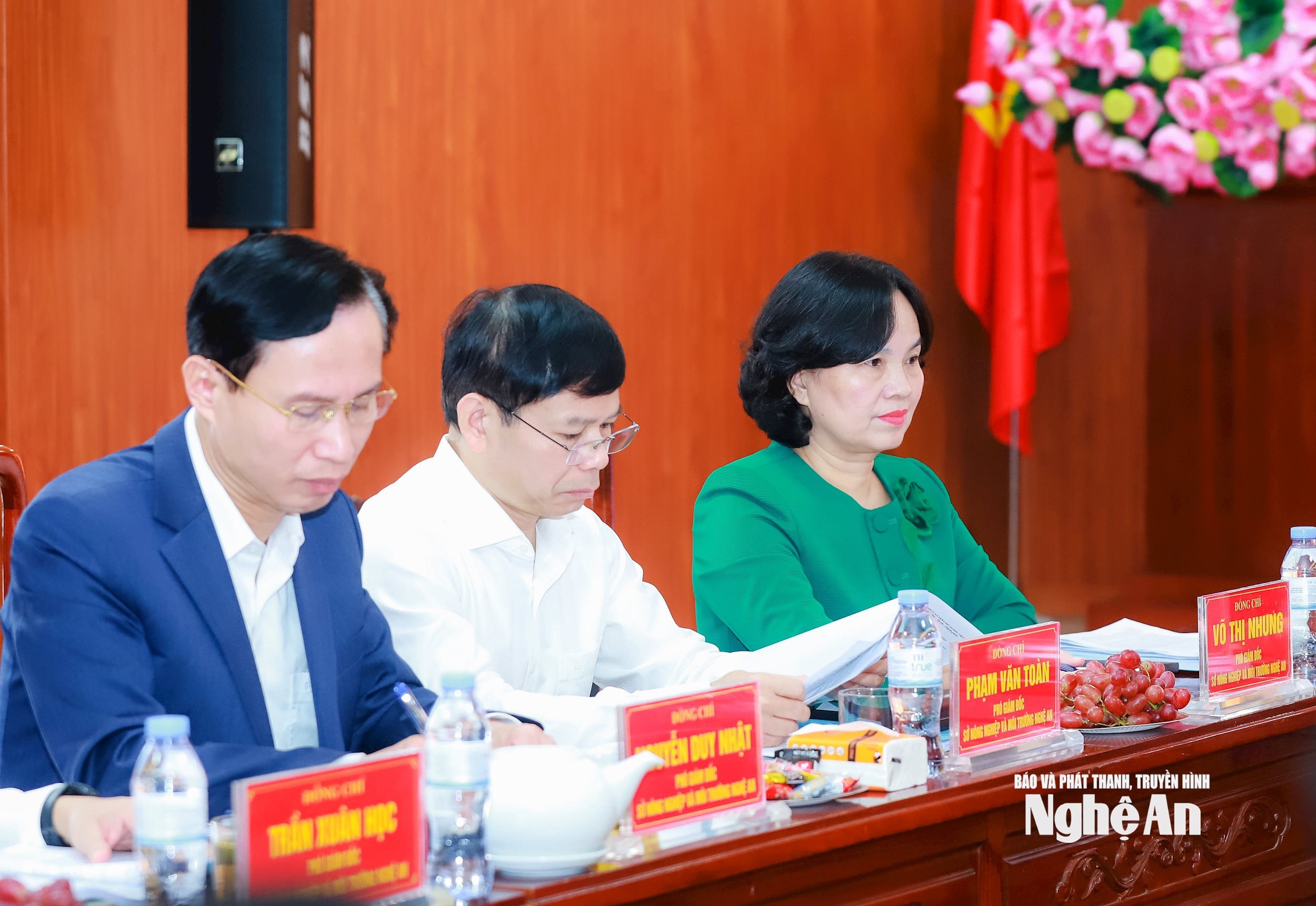Các đồng chí Phó Giám đốc Sở Nông nghiệp và Môi trường tại Hội nghị kiểm điểm. Ảnh: Thành Duy
