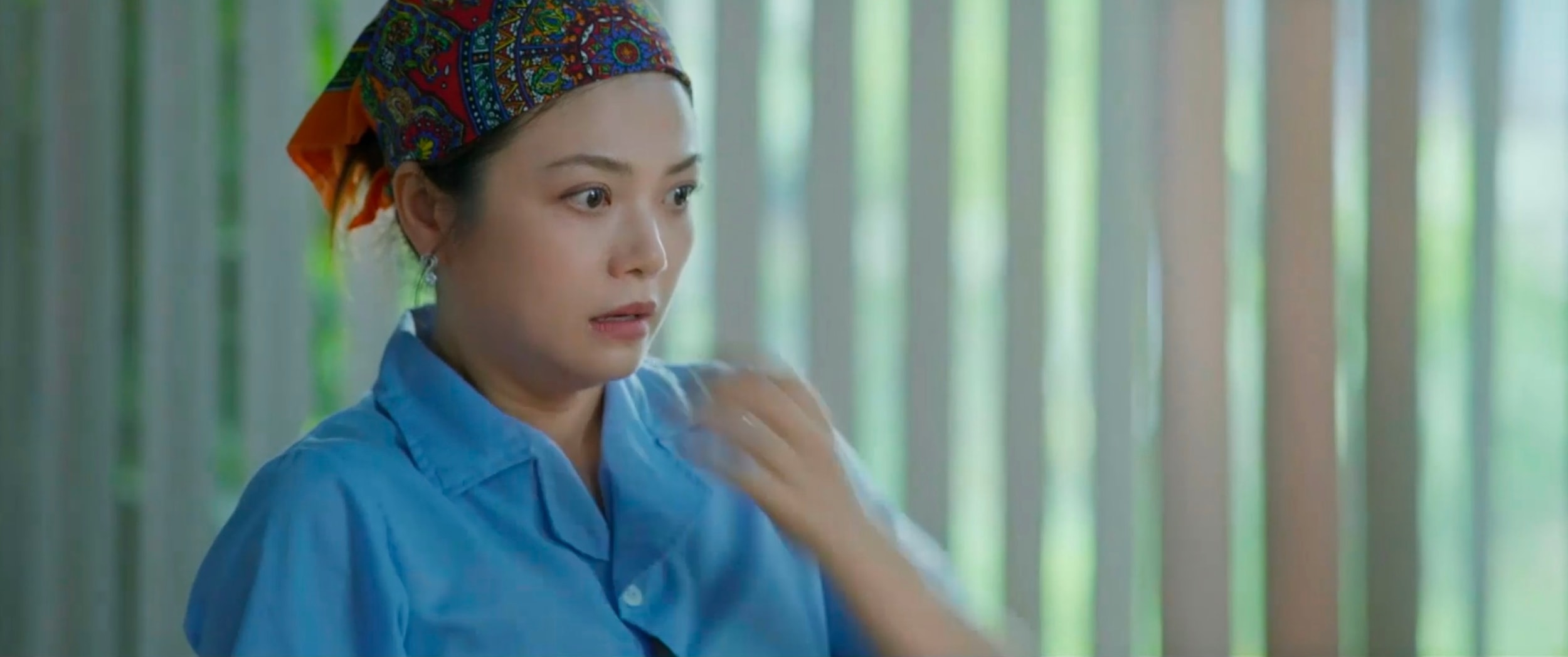 Gia đình trái dấu - Tập 5: Nói dối làm quản lý, vợ xấu hổ gặp chồng và đồng nghiệp ở nhà hàng- Ảnh 2.