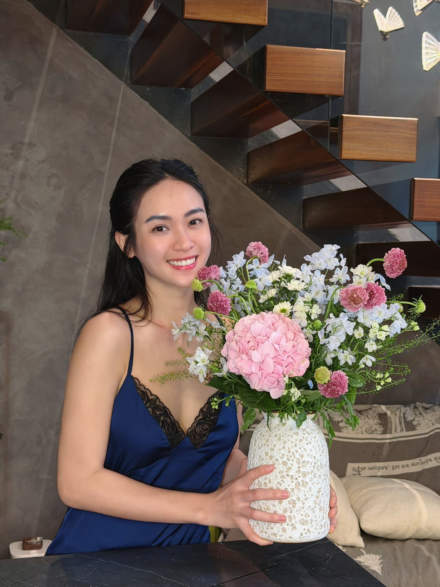 Nàng hậu không im lặng mà đáp trẻ nhẹ nhàng nhưng đầy ẩn ý trước sự bàn tán của cư dân mạng