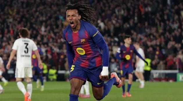 Jules Kounde hóa người hùng cho Barca.