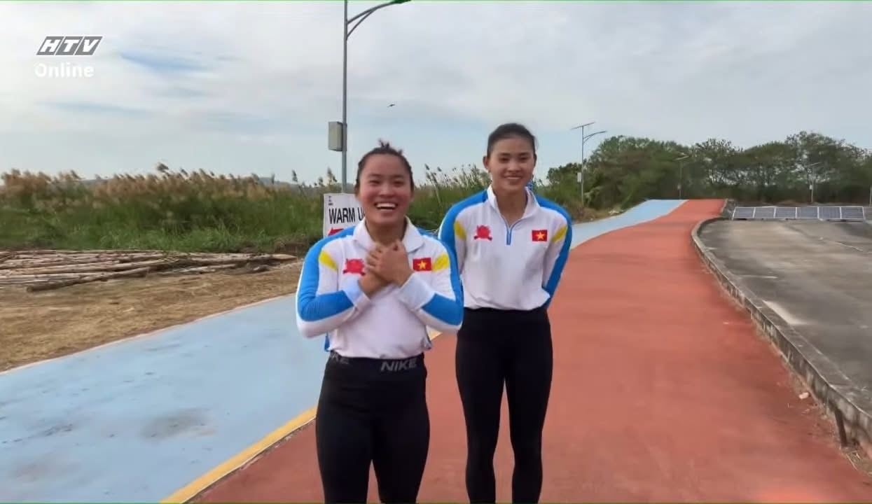 Song Hương đua thuyền 