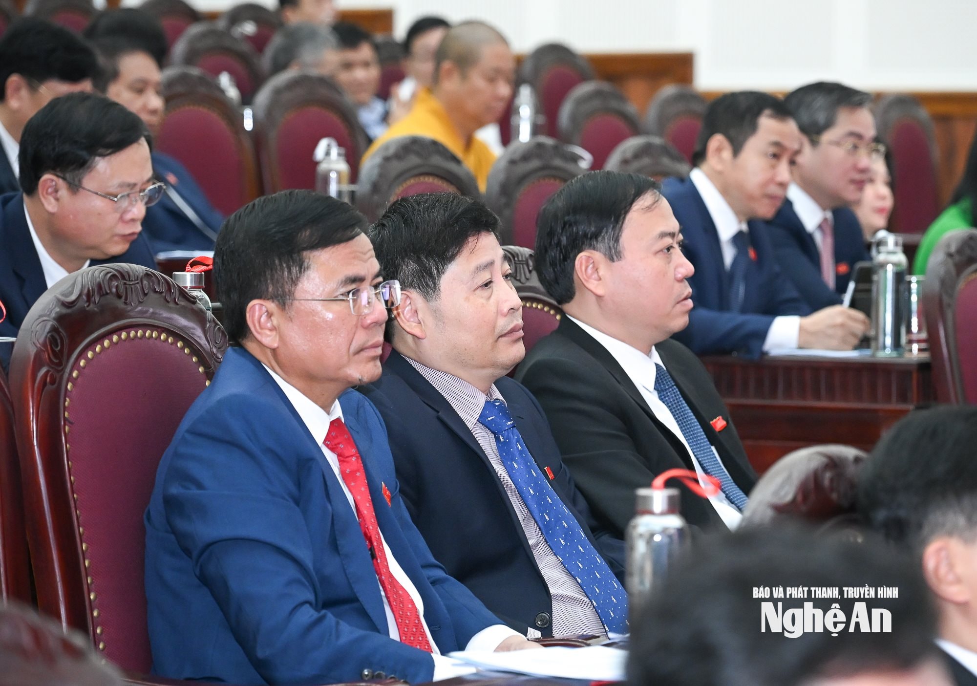 Các đại biểu HĐND tỉnh tham dự Kỳ họp. Ảnh: Thành Cường