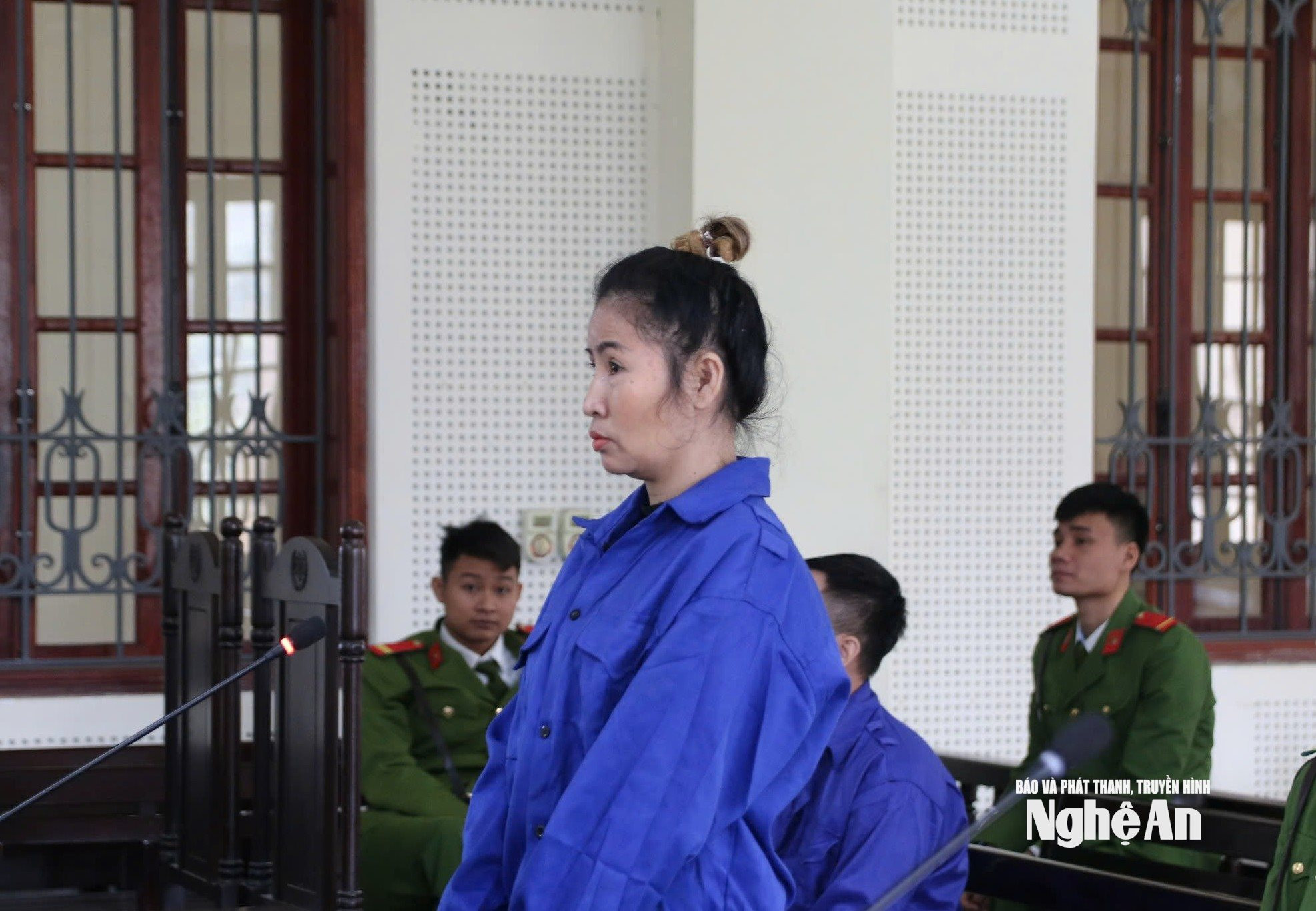 phụ nu Lao