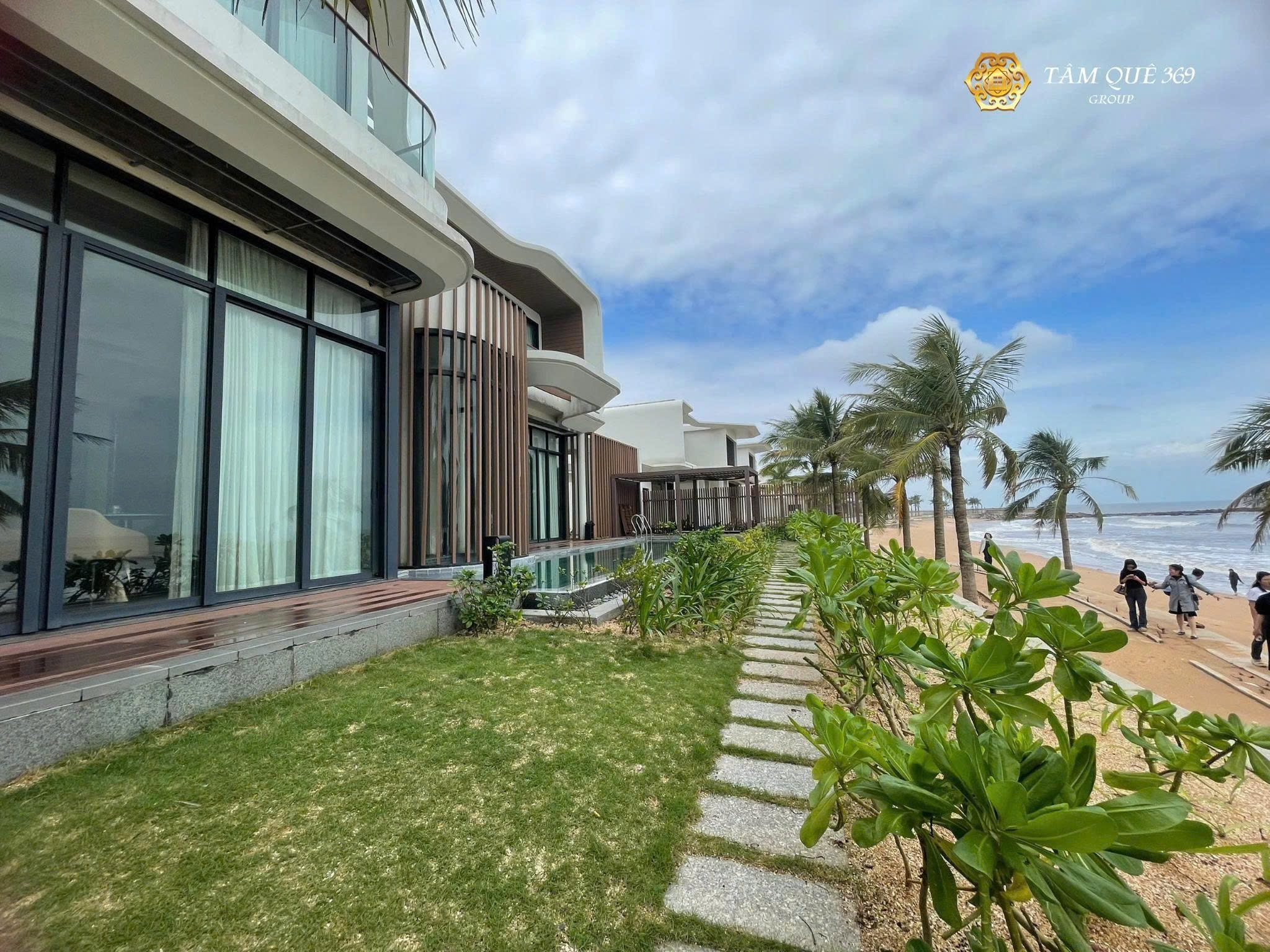 Dãy biệt thự hướng biển giàu tiềm năng của dự án.