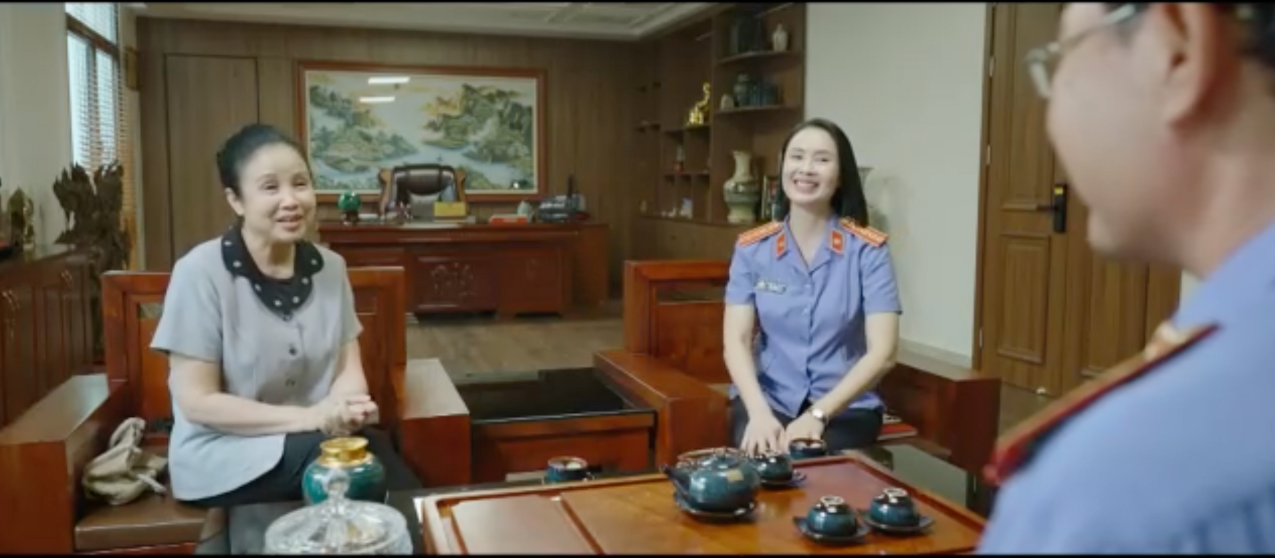 Lằn ranh - Tập 29: Hé lộ chiếc USB bí ẩn trong bức tranh - Ảnh 3.