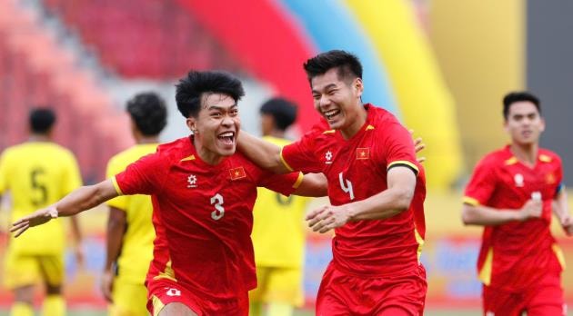 U22 Việt Nam ăn mừng chiến thắng trước U22 Malaysia ở SEA Games.