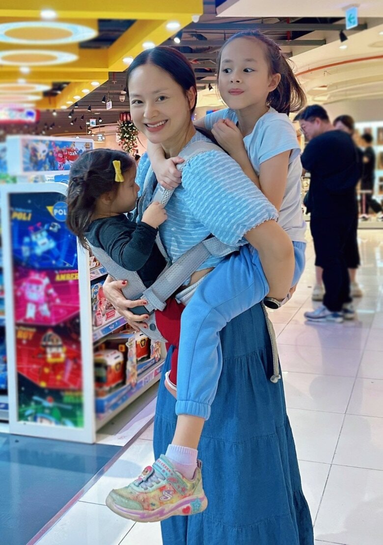 Làm mẹ đơn thân, Lan Phương vất vả nhưng thấy cuộc sống bình yên hơn.