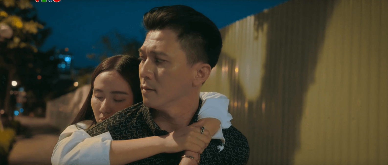 Hà Việt Dũng trong vai Viễn phim Cách em một milimet