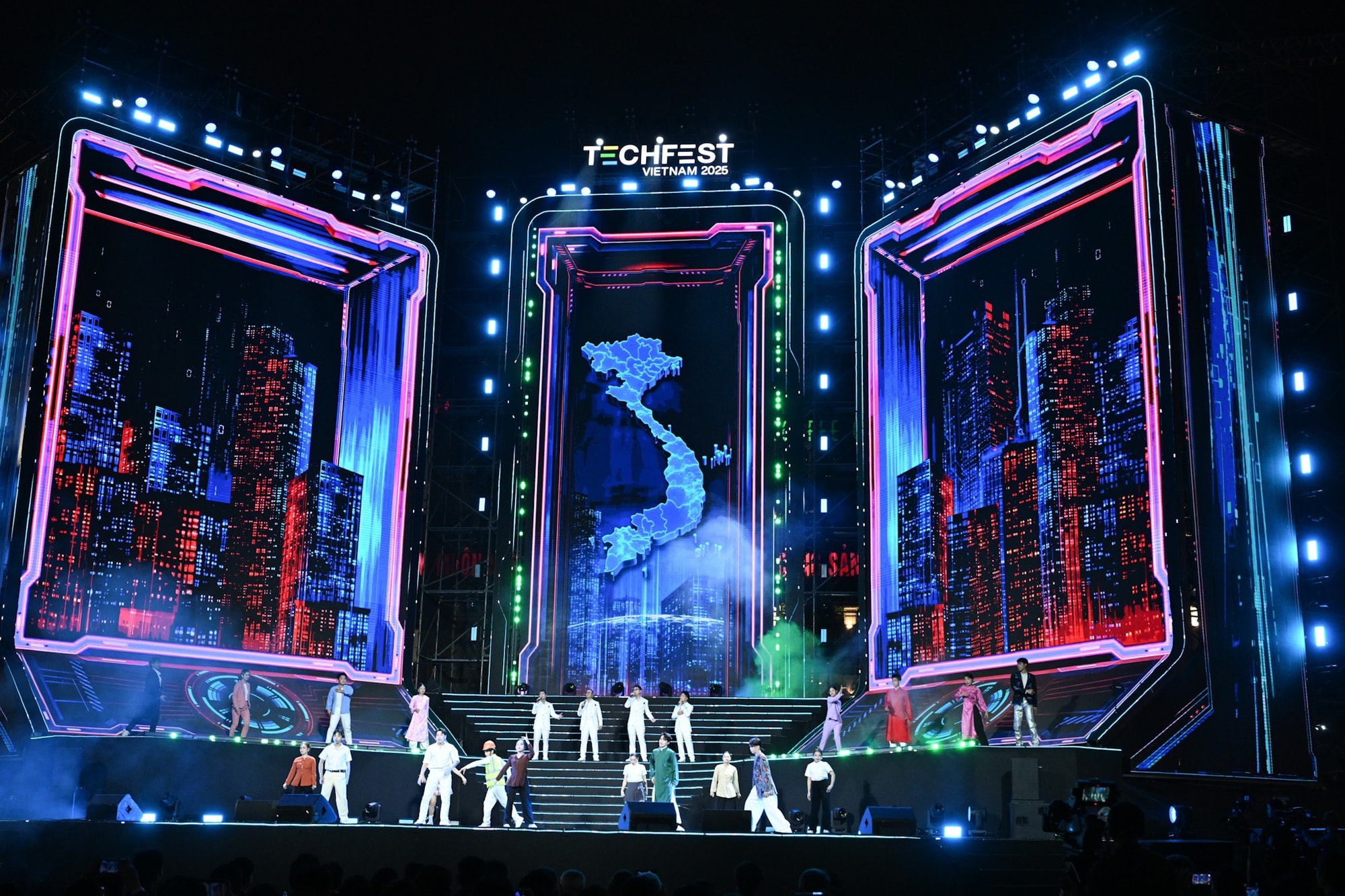 Thủ tướng: Phát triển năng lực công nghệ trong nước là con đường tất yếu- Ảnh 9.