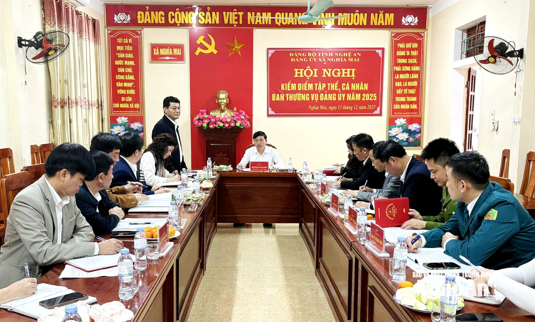 Quang cảnh buổi kiểm điểm