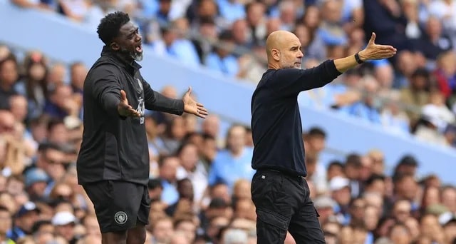 Man City đang áp sát Arsenal.