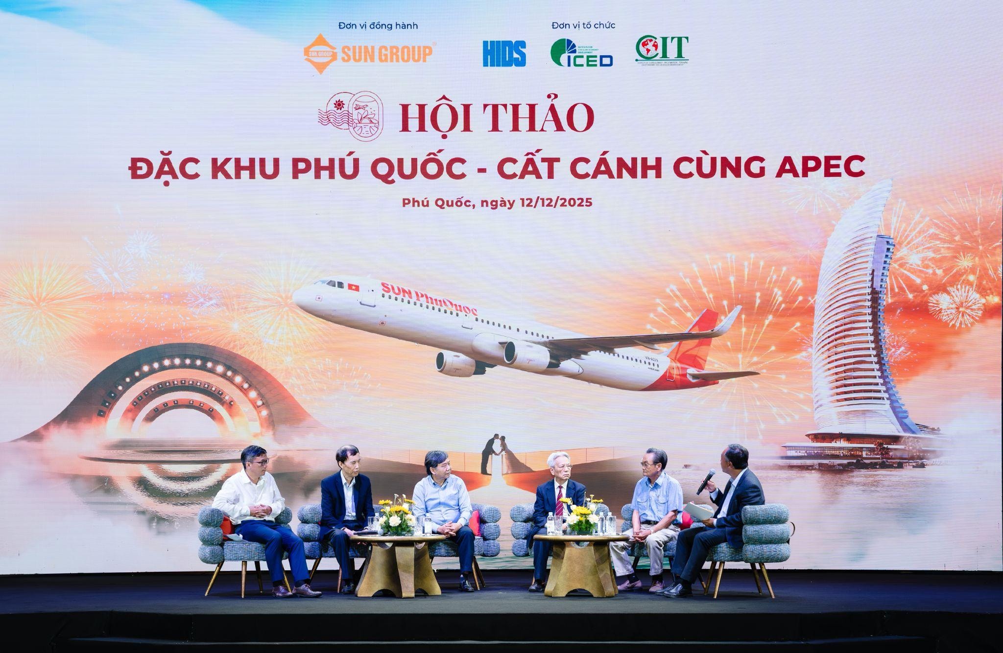 Hội thảo “Đặc khu Phú Quốc – Cất cánh cùng APEC” tại Sun Signature Gallery, Phú Quốc ngày 12/12.