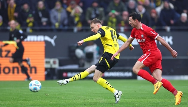 Dortmund cần 3 điểm để vươn lên nhì bảng xếp hạng Bundesliga.