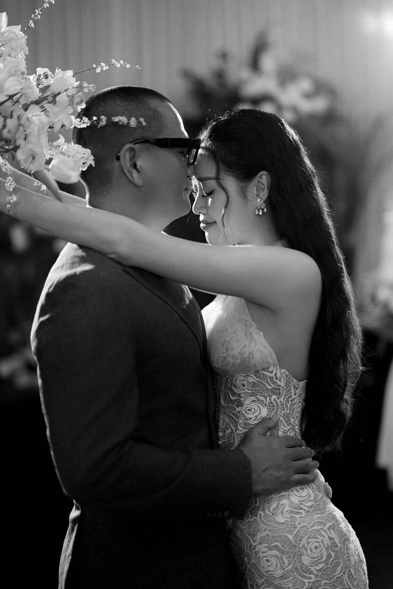 Vợ chồng Khánh Vân được khen vì sự tự nhiên, thoải mái sau khi kết hôn