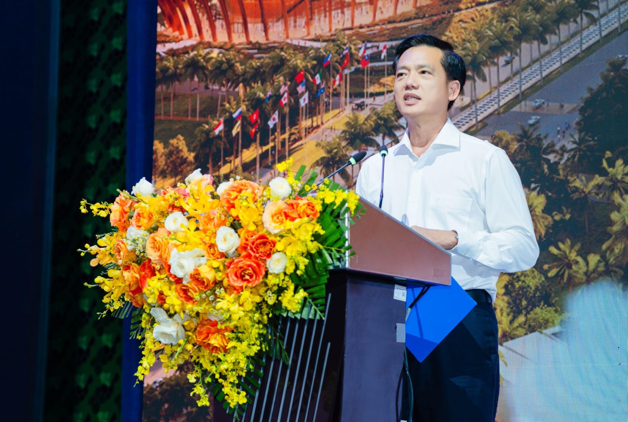 PGS.TS Trần Đình Thiên tham luận về APEC 2027 - Cơ hội và thách thức.