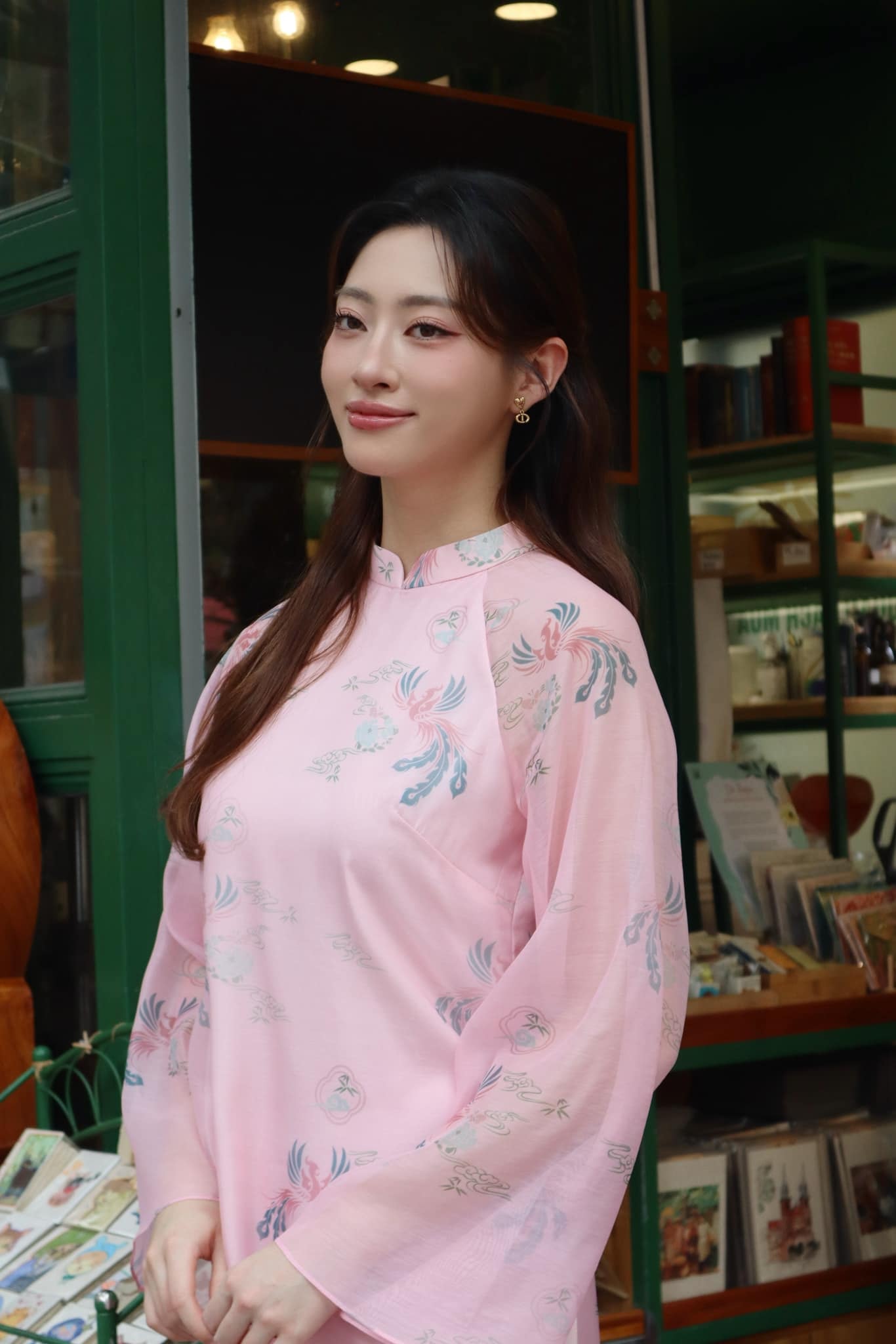 Chân dung Hoa hậu Lương Thùy Linh