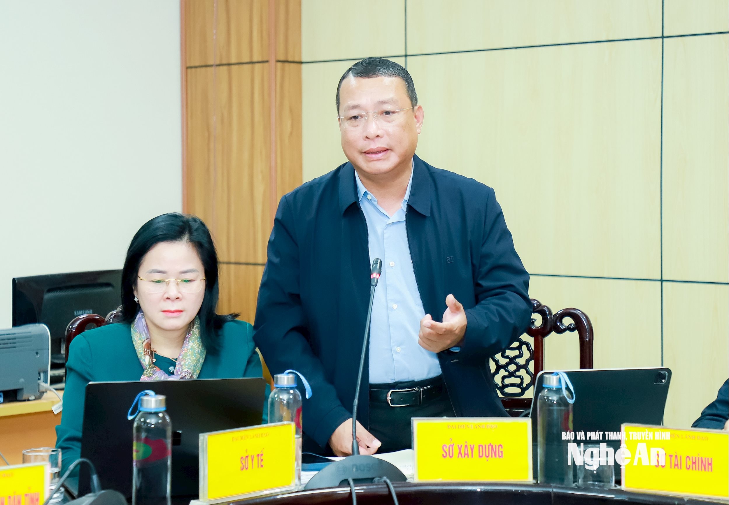 Đồng chí Phạm Hồng Quang - Ủy viên Ban Thường vụ Tỉnh ủy, Giám đốc Sở Xây dựng phát biểu tại cuộc làm việc. Ảnh: Thành Duy