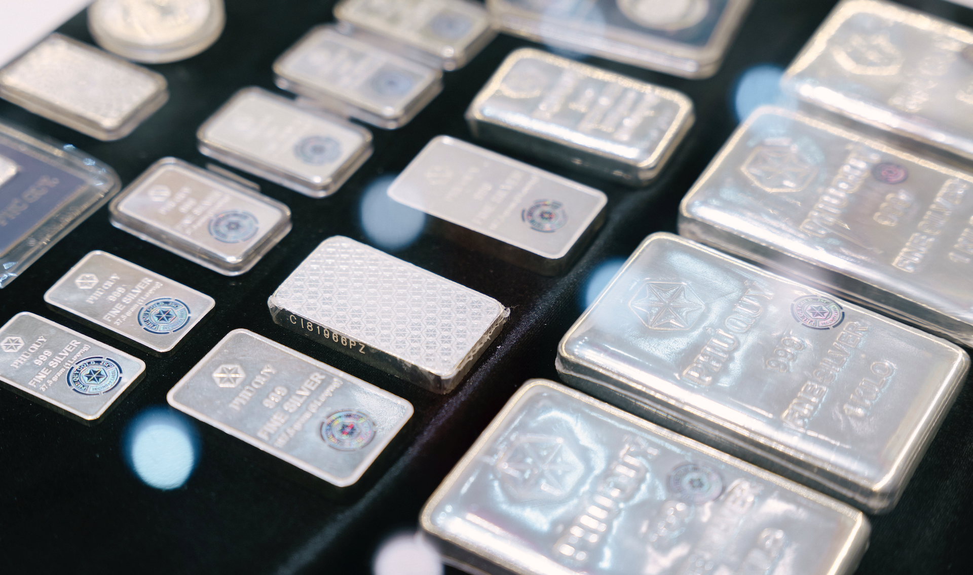 Sølvpris i dag, 15. desember 2025: Phu Quy sølv åpner uken med en liten økning.