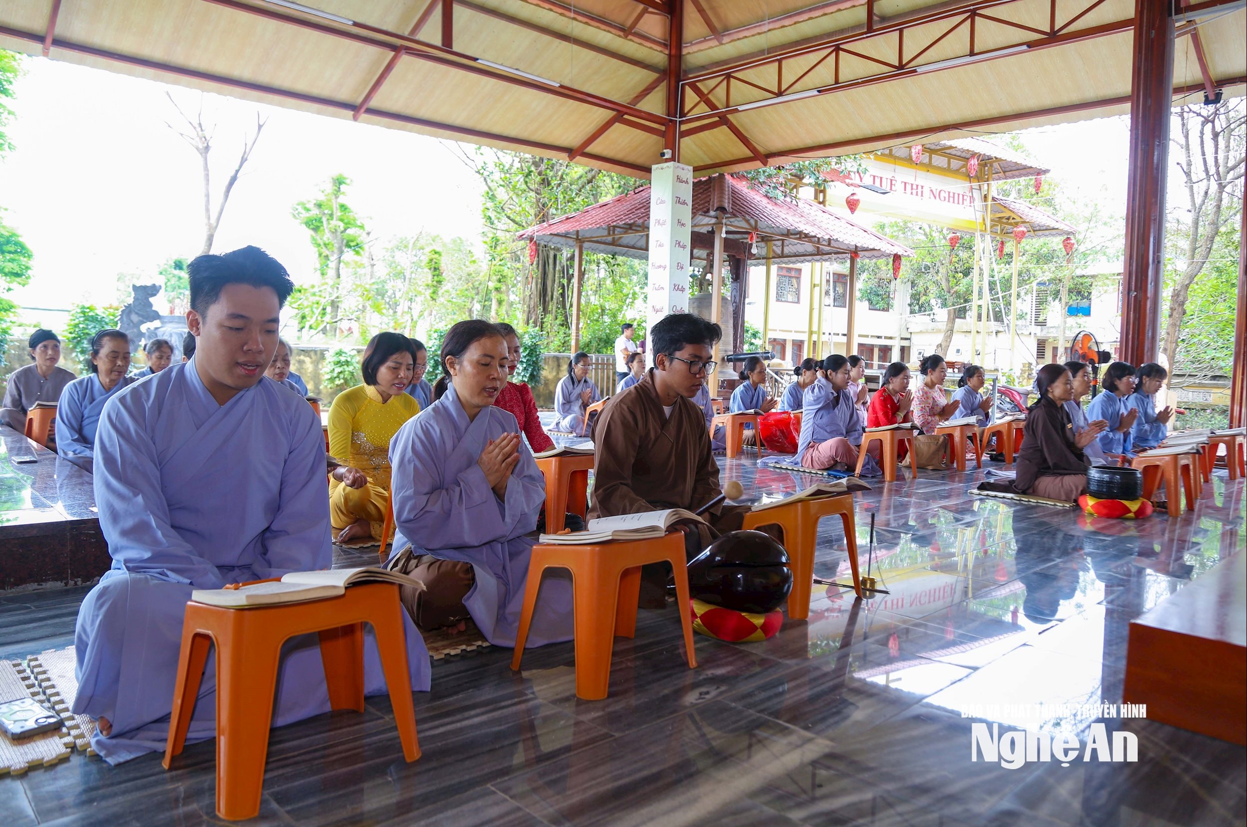 នៅក្នុងតំបន់ងីធូ មិនឆ្ងាយប៉ុន្មានពីប្រាសាទបៅឡយទេ គឺវត្តទ្រឡុង ដែលជាវត្តមួយដែលមានប្រវត្តិតាំងពីមុនឆ្នាំ១៥៤៧ ដោយមានដាននៃវត្តនេះនៅតែត្រូវបានរក្សាទុកយ៉ាងល្អរហូតមកដល់សព្វថ្ងៃនេះ។