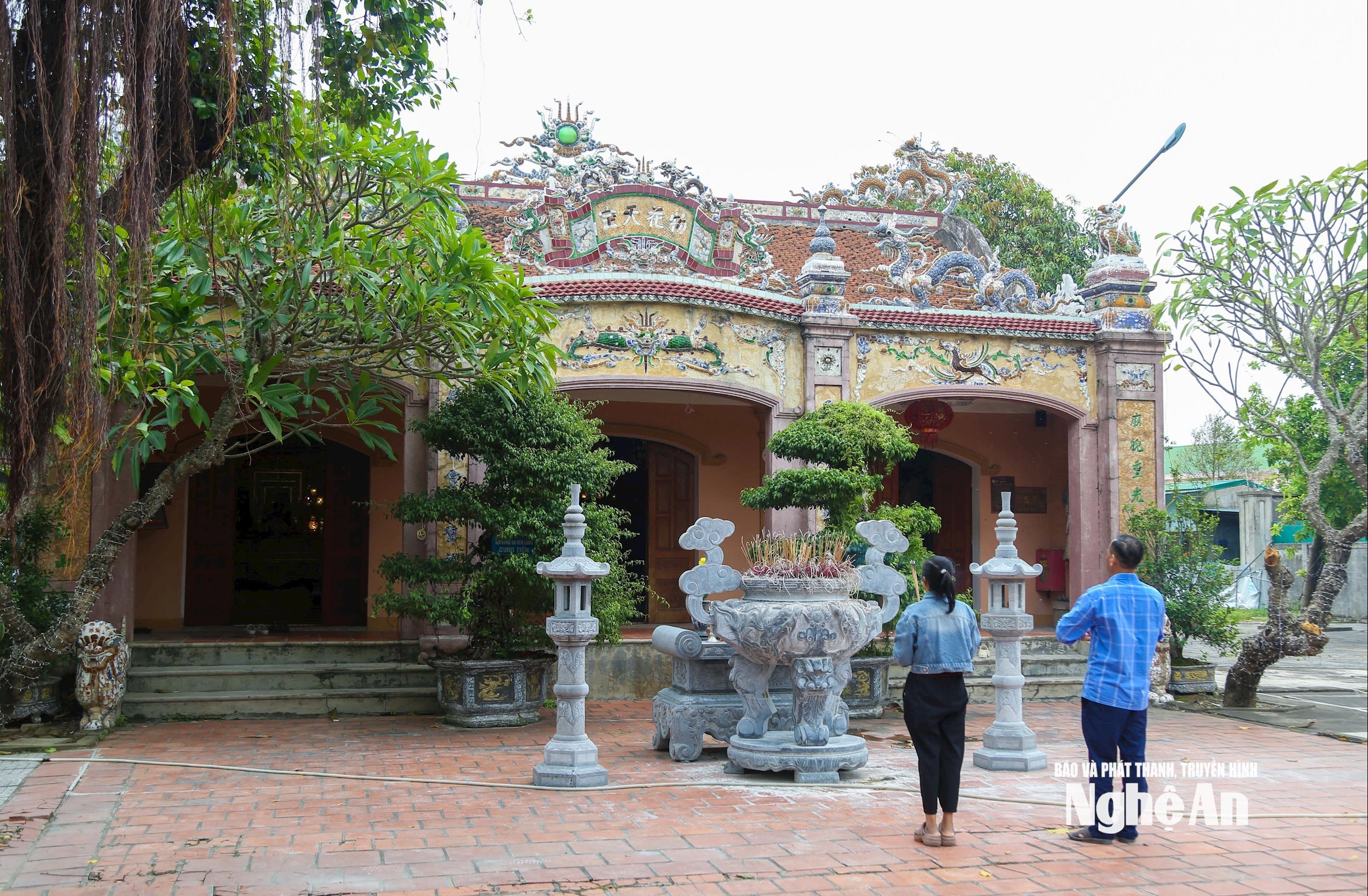 មុនពេលធ្វើដំណើរនេសាទម្តងៗ អ្នកនេសាទតែងតែមកទីនេះដើម្បីបួងសួងដល់ព្រះសម្រាប់ការធ្វើដំណើរប្រកបដោយសុវត្ថិភាព និងការនេសាទបង្គា និងត្រីបានយ៉ាងច្រើន។ ជារៀងរាល់ឆ្នាំ វត្តនេះប្រារព្ធពិធីបុណ្យដ៏ធំមួយនៅខែទី 2 និងទី 5 នៃប្រតិទិនចន្ទគតិ ដែលឆ្លុះបញ្ចាំងពីវប្បធម៌សមុទ្រដ៏សម្បូរបែប។