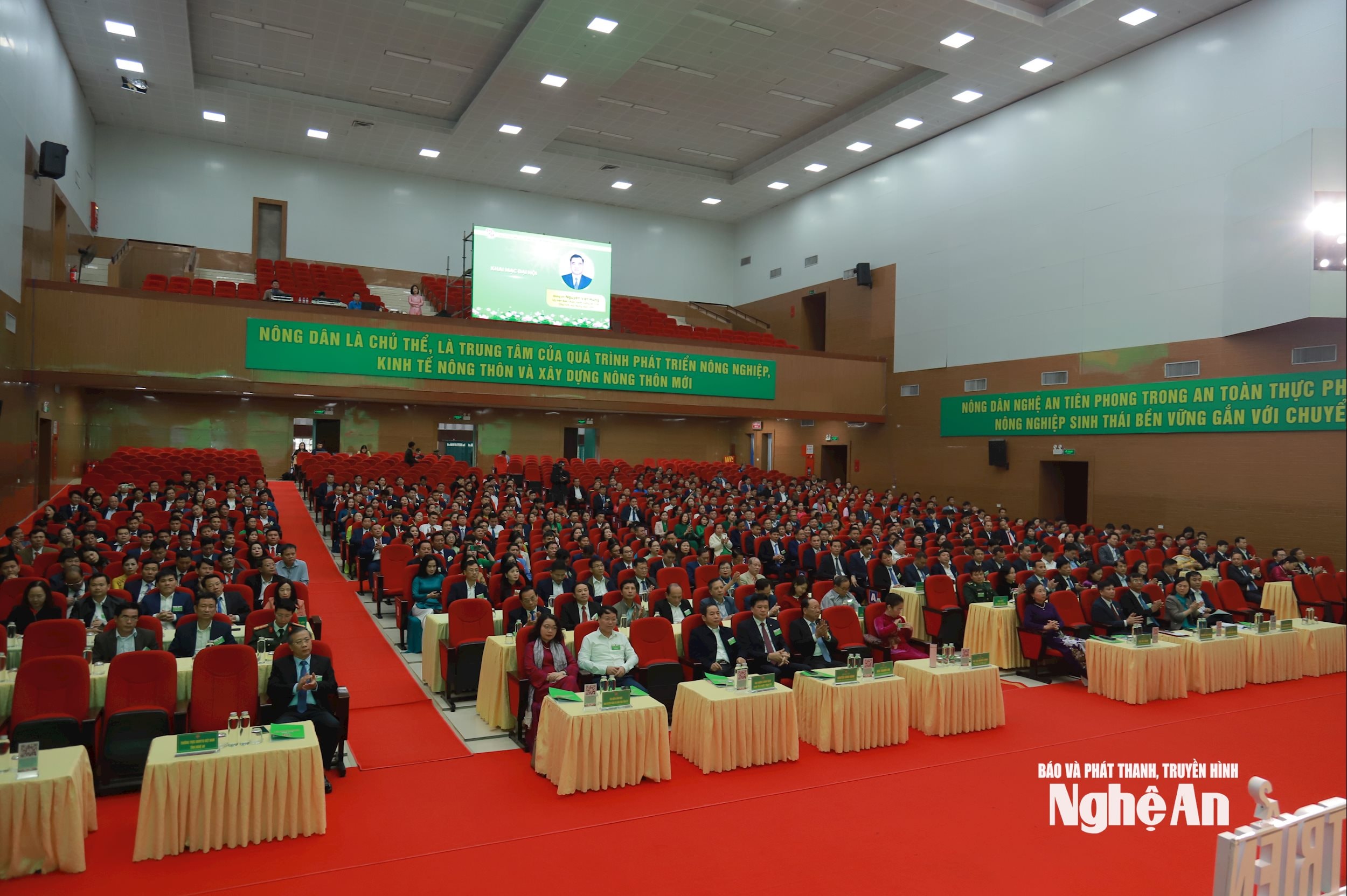 ទិដ្ឋភាព​បែប​ប៉ាណូរ៉ាម៉ា