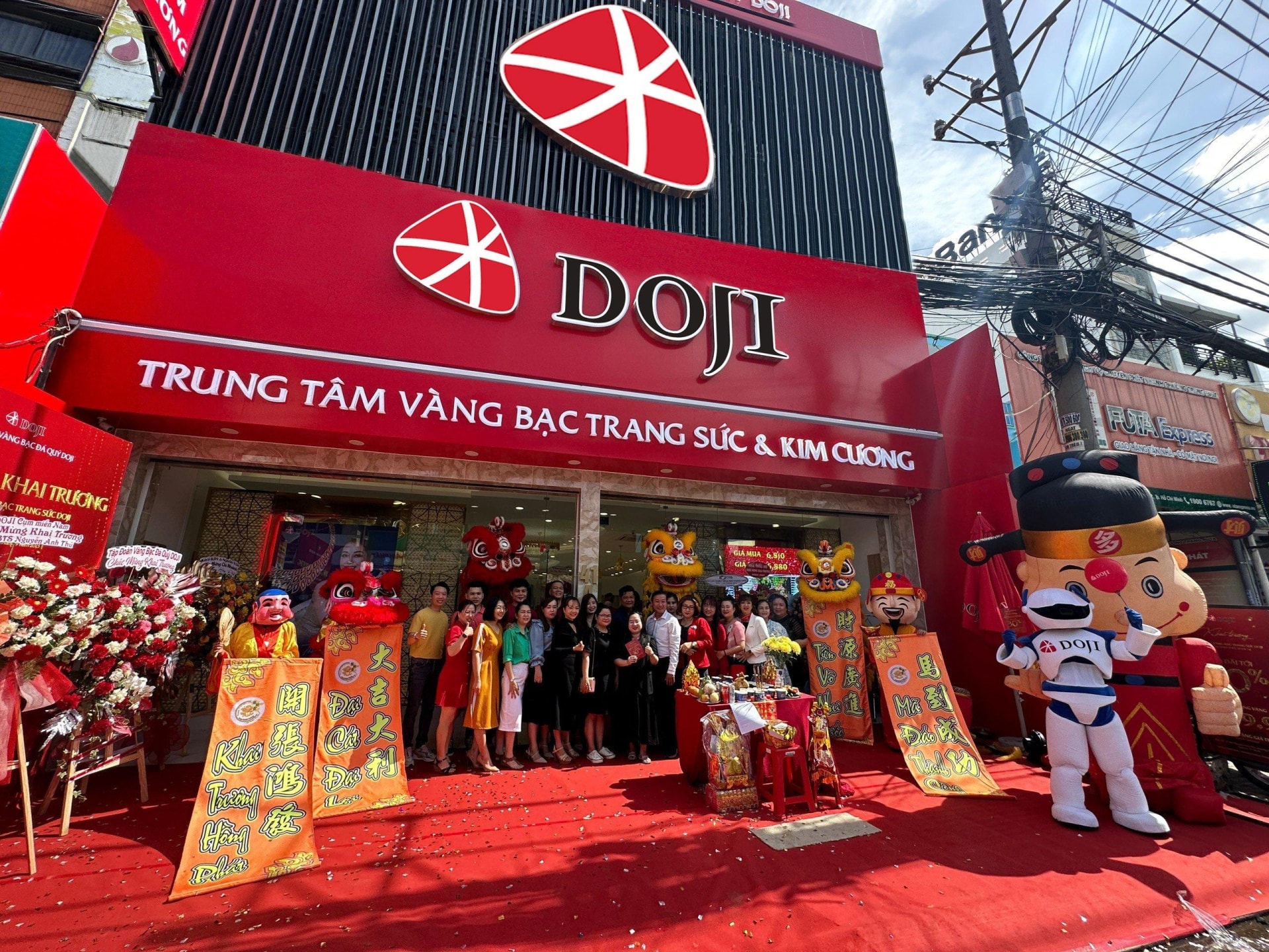 Giá vàng chiều nay 16/12/2025: Giá vàng ACB SJC PNJ BTMC, vàng nhẫn, vàng thế giới