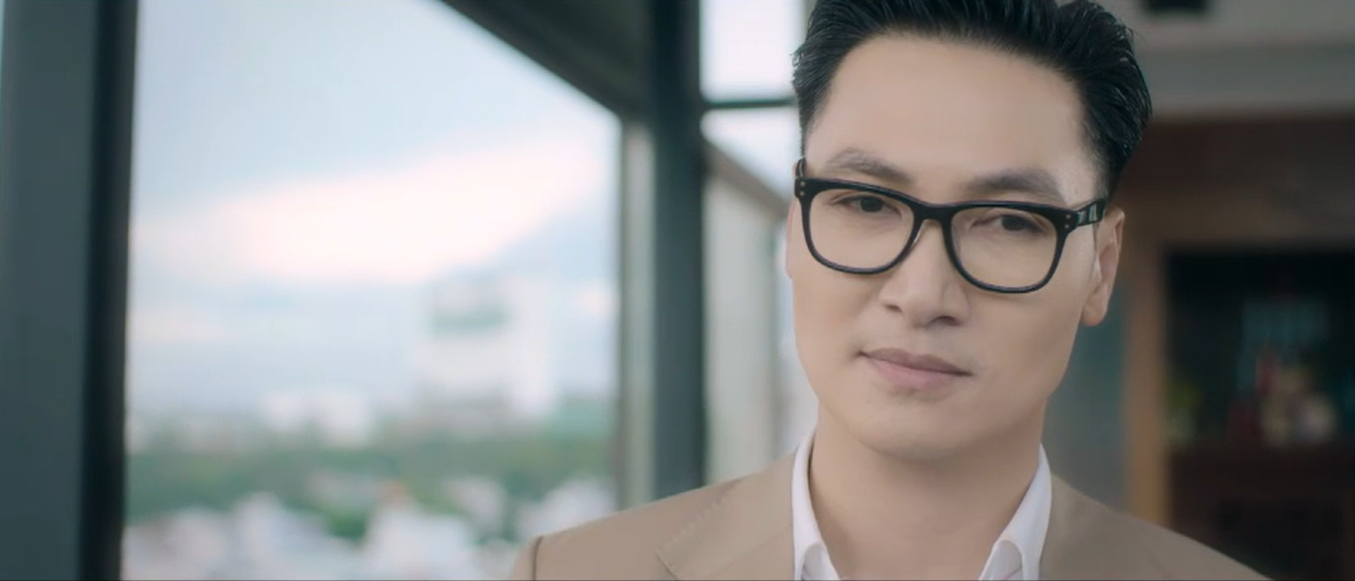 Trinh và Triển trong một cuộc đối thoại căng thẳng.