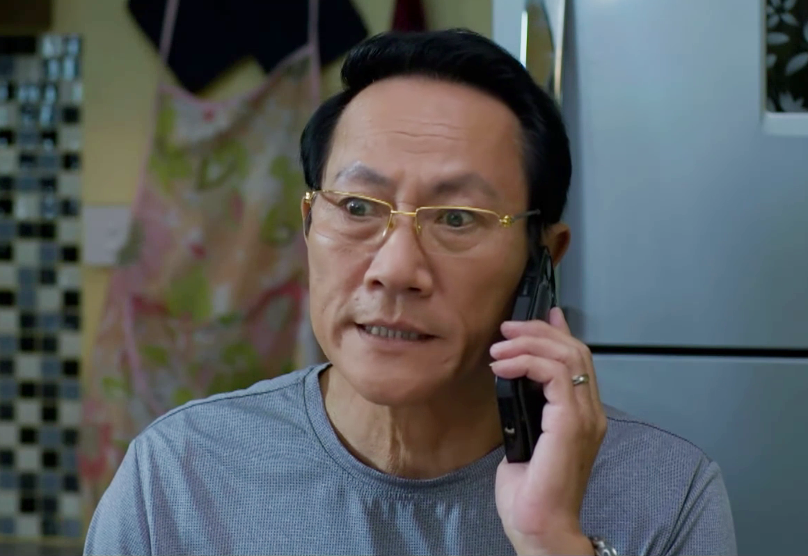 Gia đình trái dấu - Tập 8: Chủ nợ đến tận nhà ông Phi - Ảnh 1.