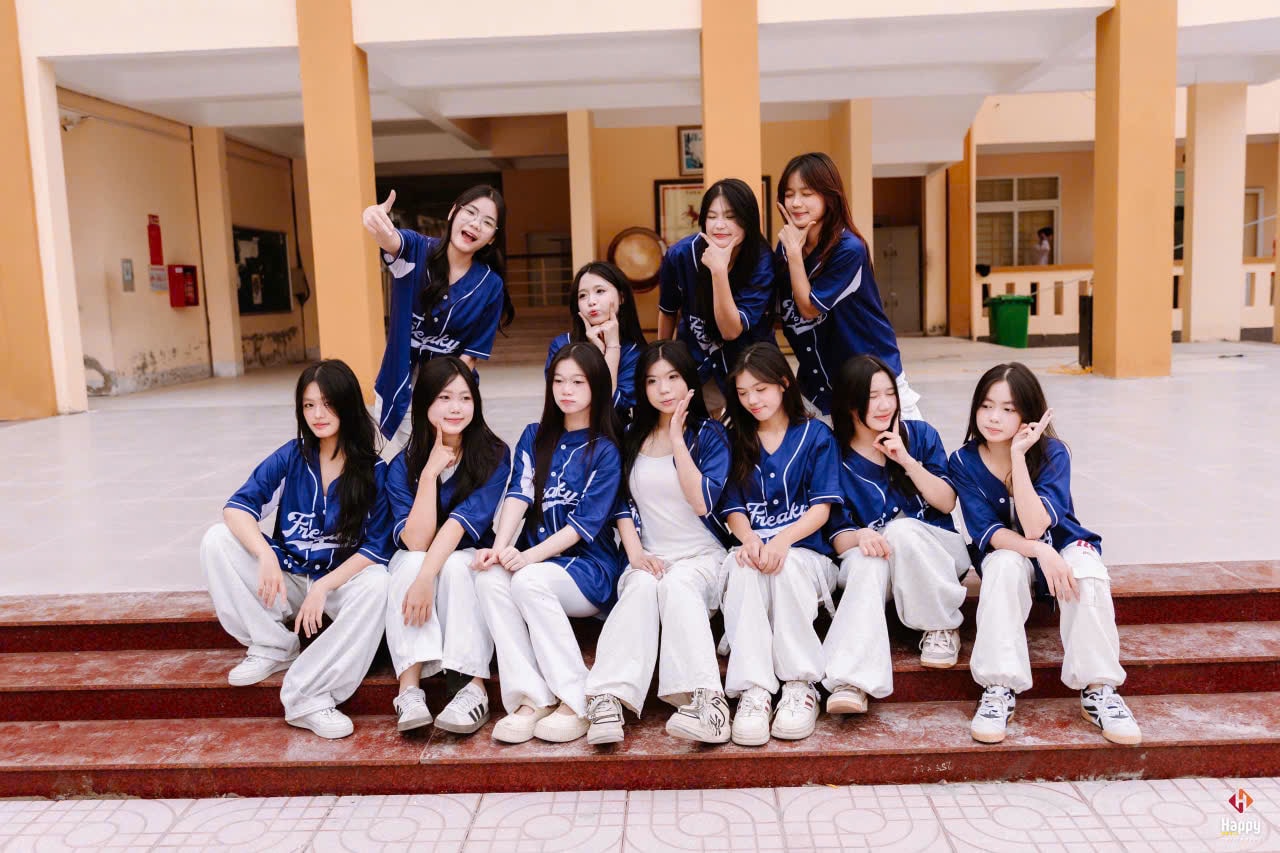 NHÓM NHẢY FREAKY CREW