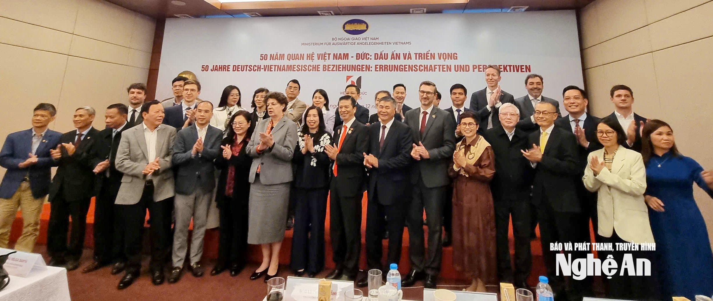 Chụp ảnh lưu niệm