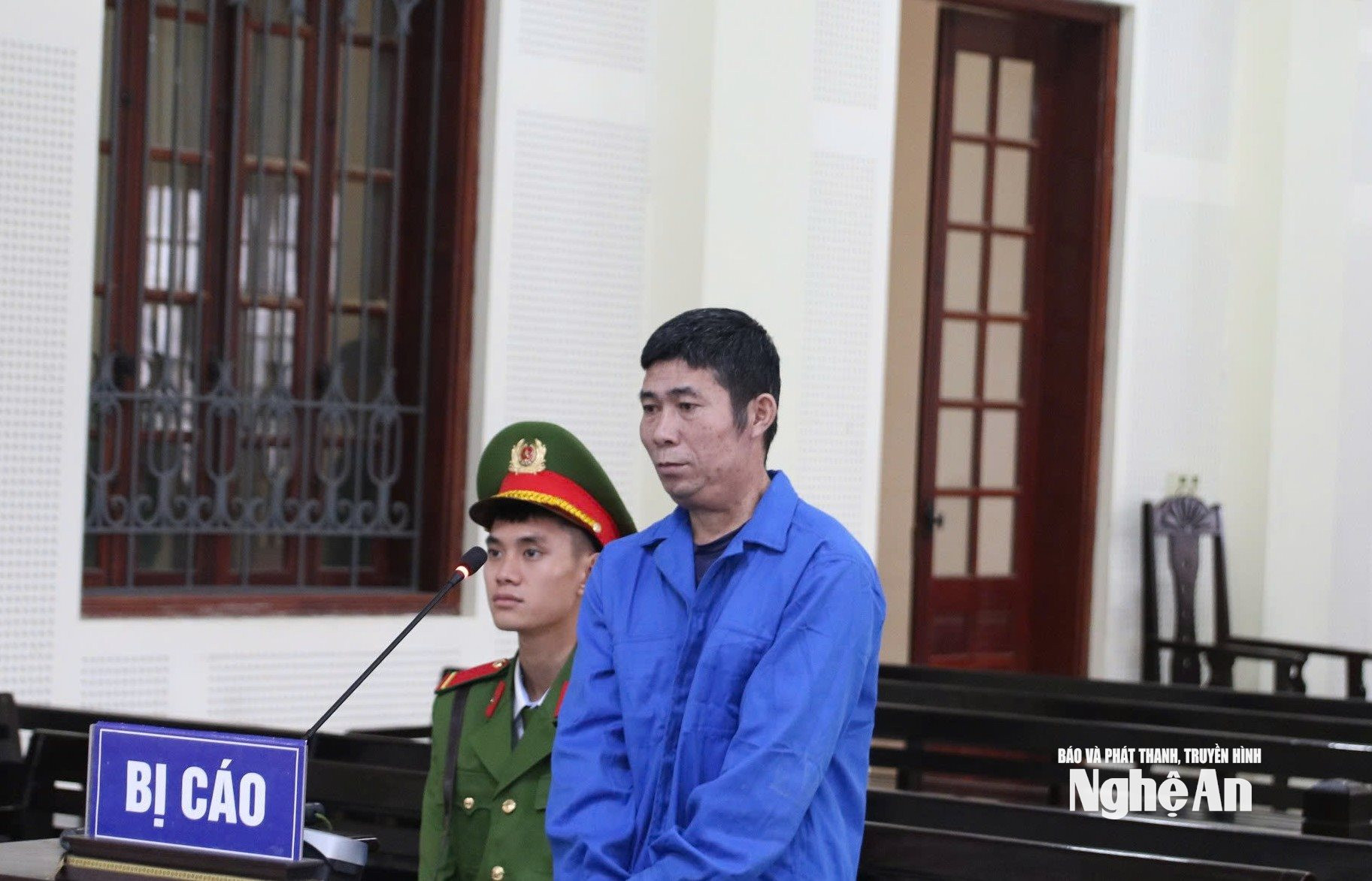 đâm người