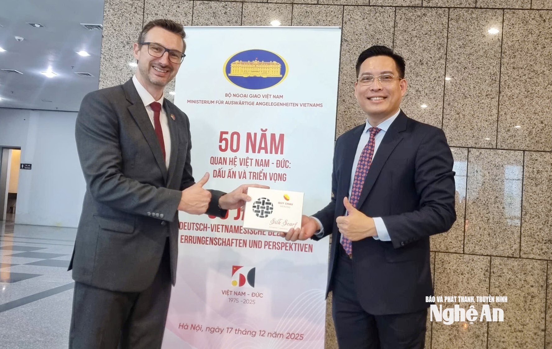 Nghệ An gặp gỡ bên lề với AHK