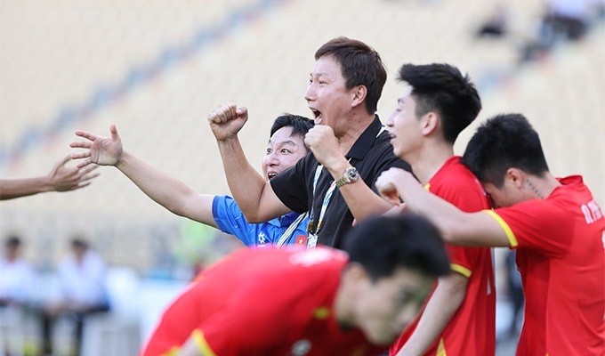 HLV Kim Sang Sik lên dây cót tinh thần cho U22 Việt Nam trước trận chung kết SEA Games 33 - Ảnh- Đức Cường