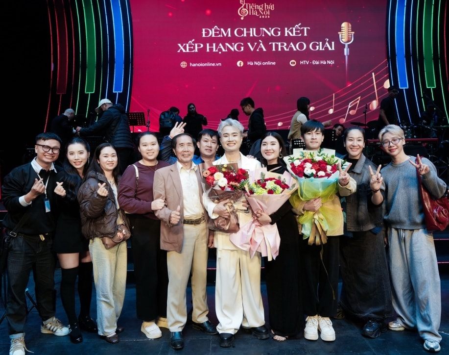 Giải Á quân Tiếng hát Hà Nội dòng nhạc nhẹ là thành quả đầu tiên đáng ghi nhận trong sự nghiệp của Cường DuyC.