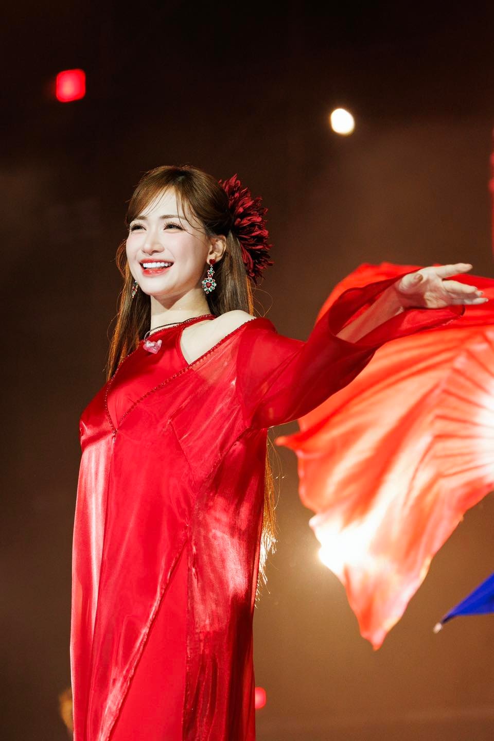 Sao Việt gây náo loạn tại SEA Games, cổ động viên Thái Lan phải làm một việc- Ảnh 3.