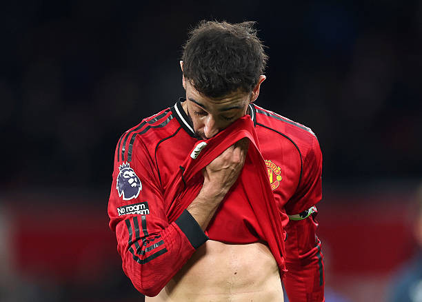 Bruno Fernandes tổn thương vì Man Utd từng cân nhắc bán anh.