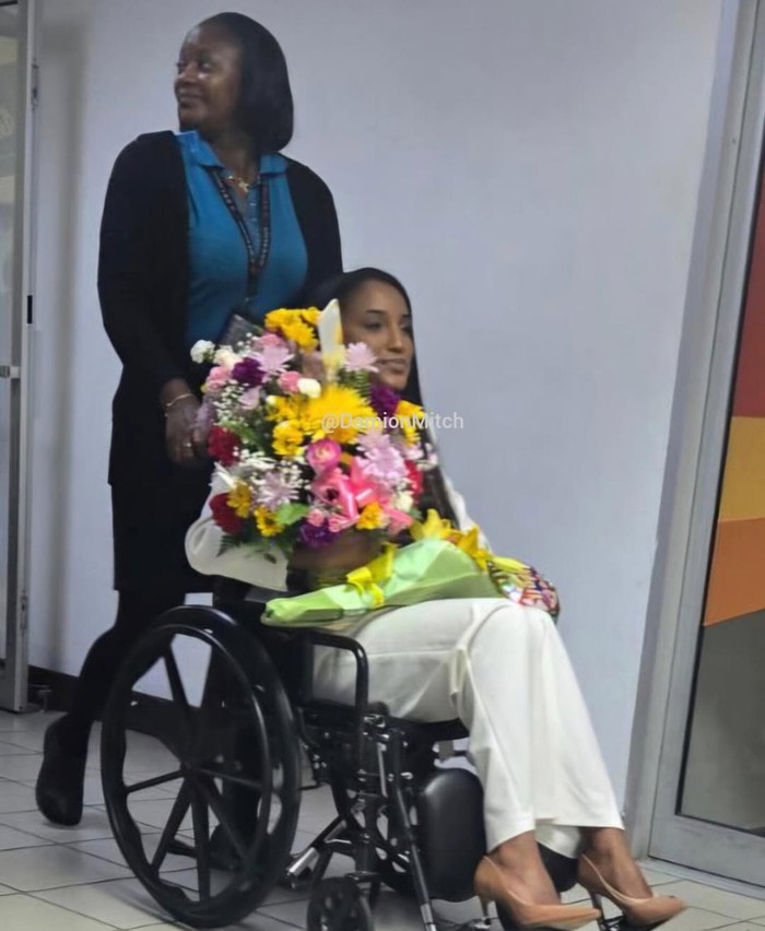 Đại diện Jamaica lộ diện sau khi ngã đau điếng trong thời gian thi Miss Universe.