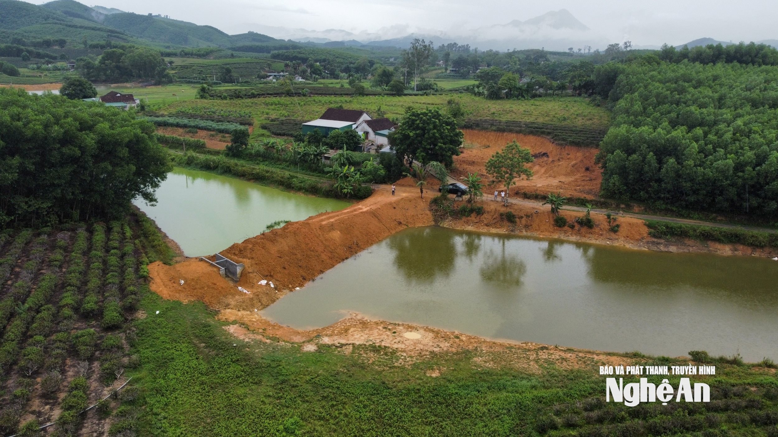 Vụ việc đắp đập chắn trái phép trong vùng Đảo Chè - Cầu Cau đã bị xử phạt. Ảnh: Nhật Lân