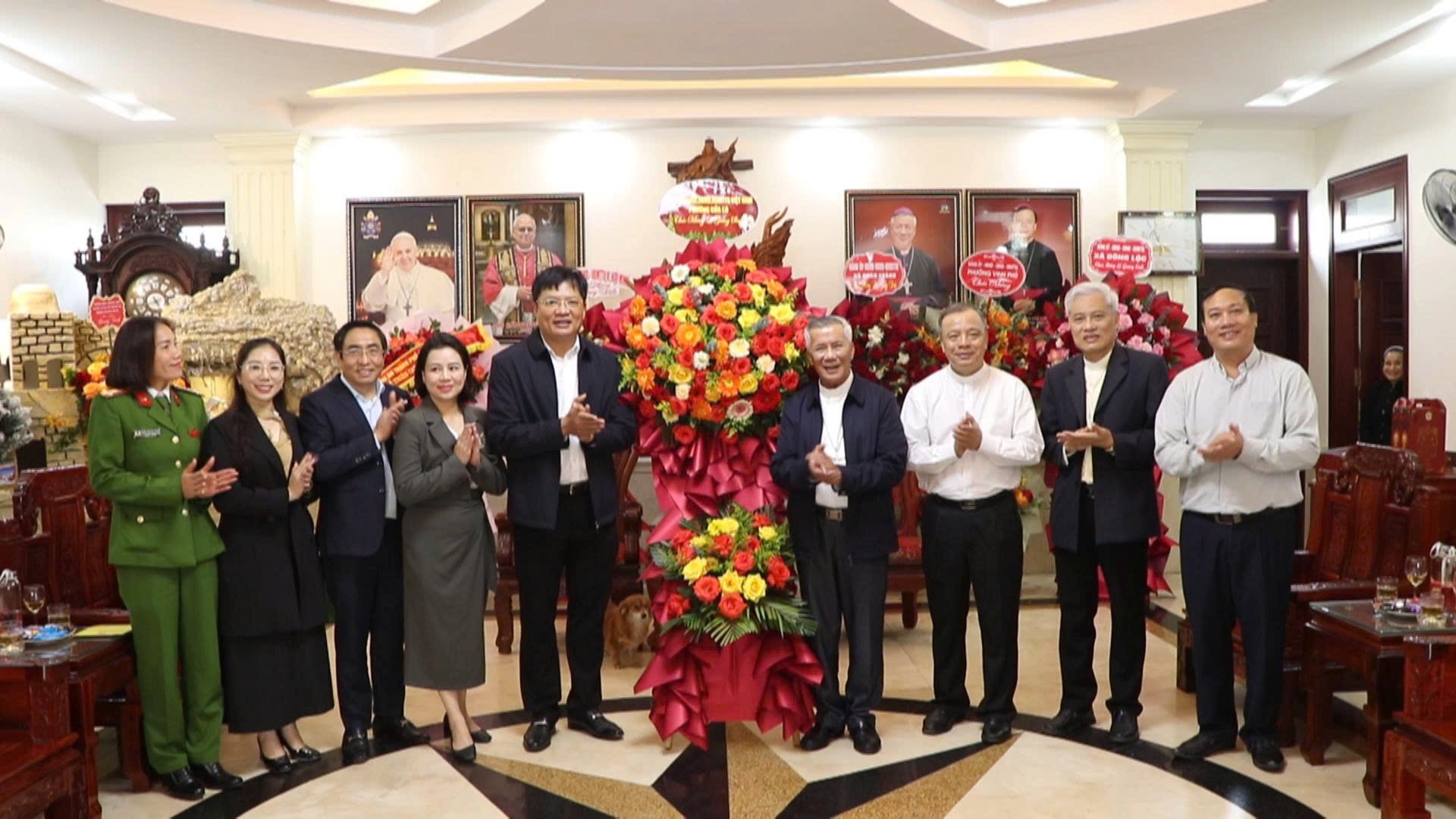 Dong Loc Cua Lo wishes Vinh 2 Diocese a Merry Christmas.