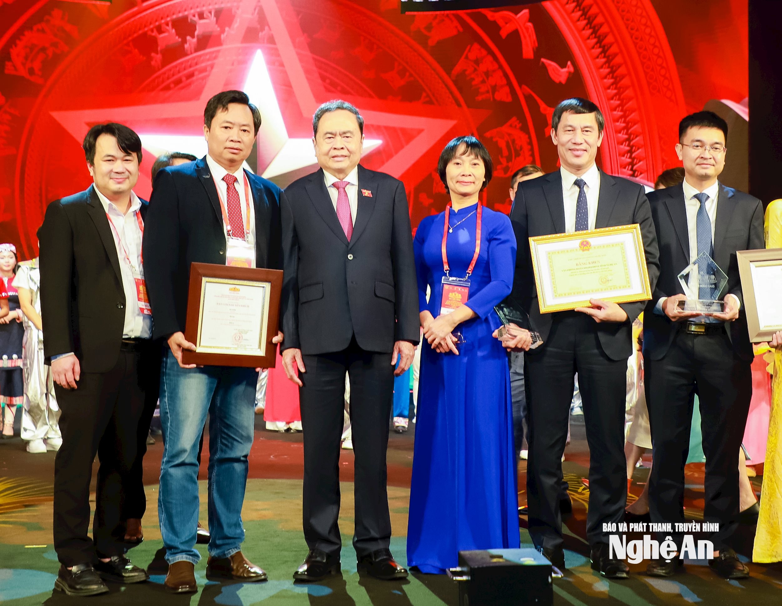 Báo và phát thanh, truyền hình Nghệ An đoạt Giải Báo chí Diên Hồng lần thứ tư 