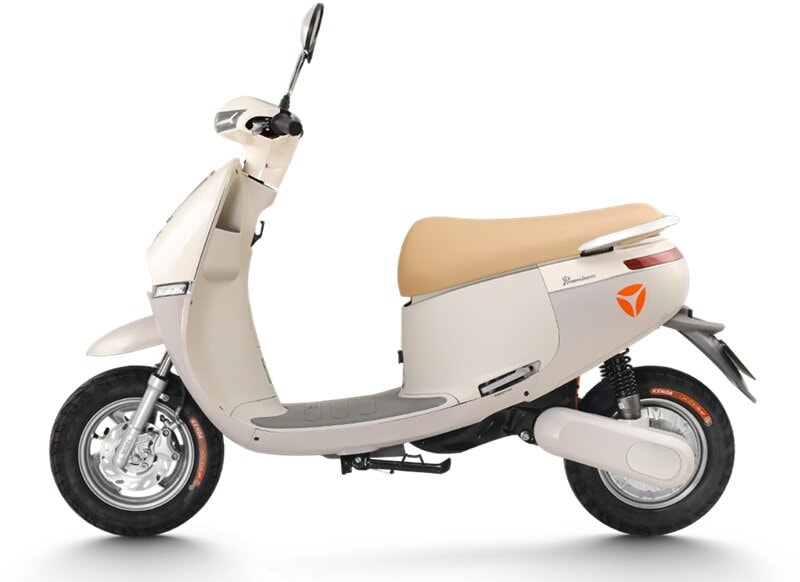 Xe máy điện Yadea Vigor màu xanh đen phù hợp học sinh sinh viên