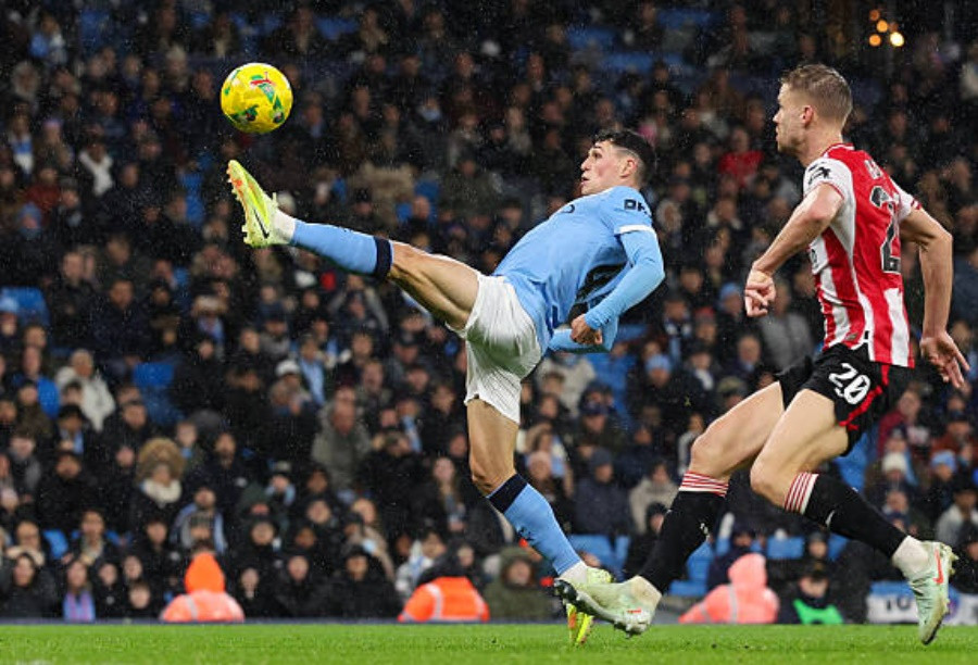 Foden vào sân và lập tức tạo ra tác động trong lối chơi Man City.