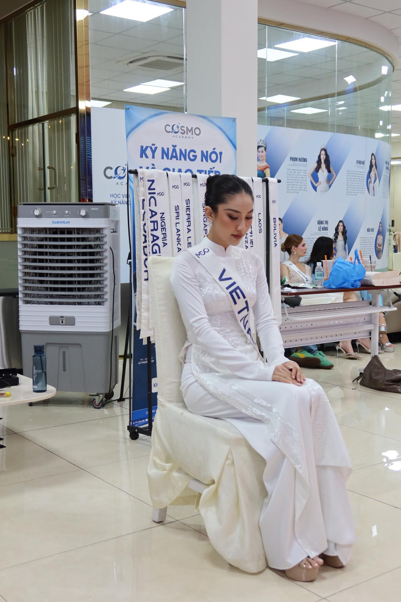Hoa hậu Phương Linh trong một hoạt động thuộc khuôn khổ cuộc thi.