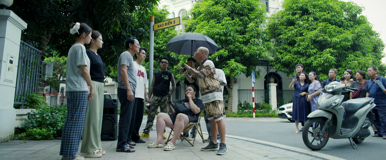 Thái Sơn tái xuất với màn môi giới bất động sản ở tập 9 Gia đình trái dấu - Ảnh 1.