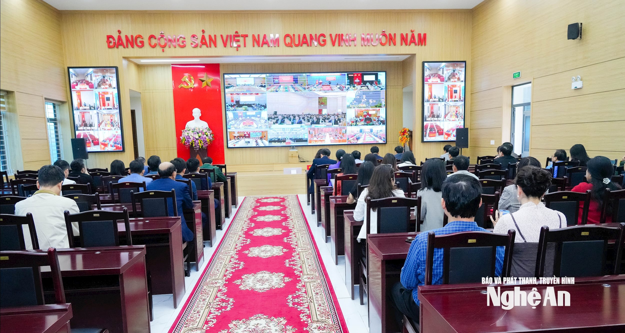 Quan cảnh điểm cầu Nghệ An. Ảnh: TL