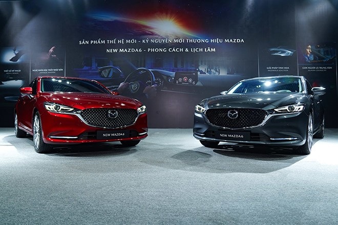 Phần đầu xe Mazda6 với lưới tản nhiệt và cụm đèn LED đặc trưng